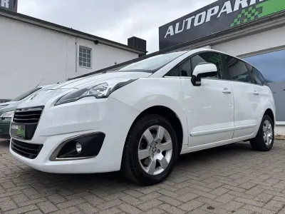 Gebraucht Peugeot 5008 Active 120 PS (88 kW) 2016 Weiß Van / Kleinbus