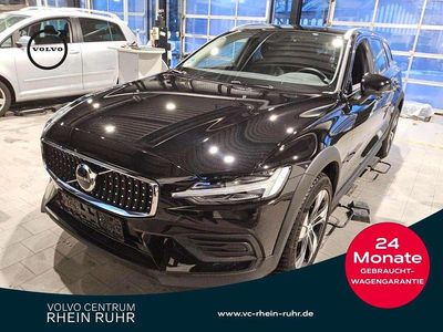 Schwarz onyx black / metallic Gebraucht 2023 Volvo V60 CC Plus Kombi | 36.750 € (Fairer Preis)