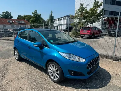 Gebraucht Ford Fiesta 101 PS (74 kW) 2016 Blau Kleinwagen