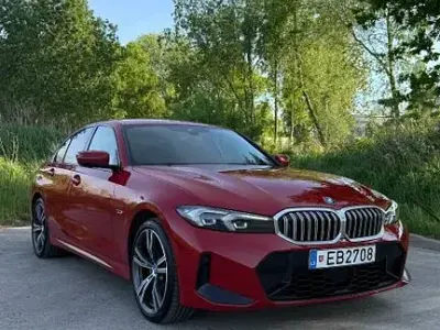 Gebraucht BMW 330e M Sport 292 PS (214 kW) 2023 Rot Limousine