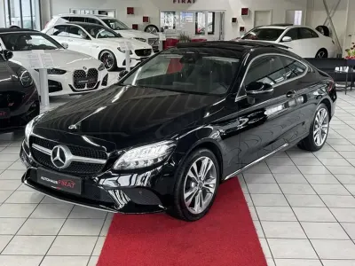 Gebraucht Mercedes C220 194 PS (142 kW) 2022 Schwarz Coupé