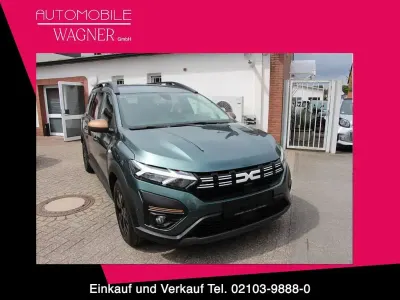 Gebraucht Dacia Jogger Extreme 101 PS (74 kW) 2024 Grün Van / Kleinbus