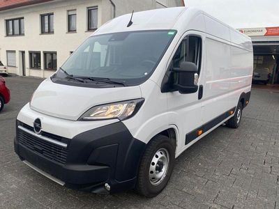 Second-hand Opel Movano 140 CP (102 kW) 2024 Alb Van