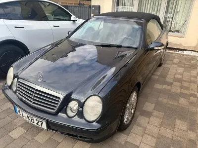Gebraucht Mercedes CLK230 197 PS (144 kW) 2003 Blau Cabrio