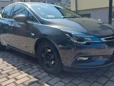 Gebraucht Opel Astra Dynamic 125 PS (91 kW) 2016 Grau Limousine