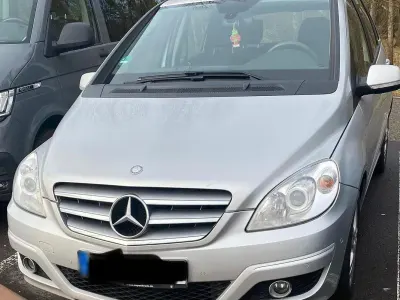 Gebraucht Mercedes B180 109 PS (80 kW) 2008 Silber Van / Kleinbus