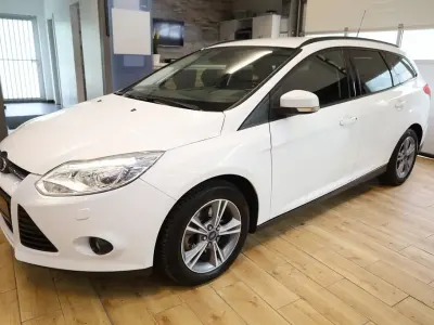 Gebraucht Ford Focus SYNC Edition 150 PS (110 kW) 2014 Weiß Limousine