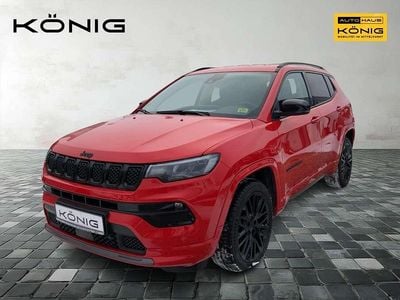 Gebraucht Jeep Compass Altitude 131 PS (96 kW) 2023 Colorado red (5cj) SUV