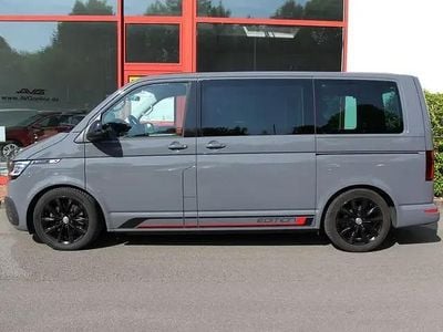 Gebraucht VW Multivan 204 PS (150 kW) 2022 Pure grey Van / Kleinbus
