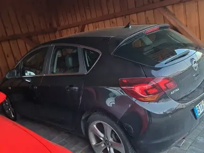 Gebraucht Opel Astra Edition 160 PS (117 kW) 2010 Schwarz Limousine