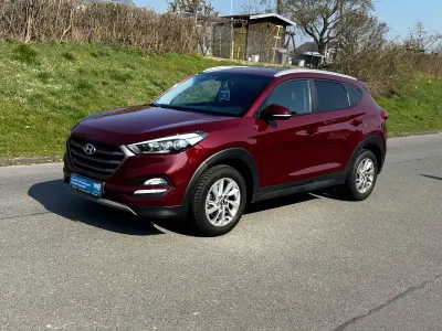 Gebraucht Hyundai Tucson Trend 141 PS (103 kW) 2016 Rot SUV