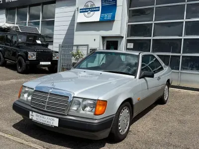 Gebraucht Mercedes 230 136 PS (100 kW) 1988 Silber Coupé