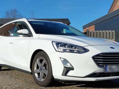 Gebraucht Ford Focus 120 PS (88 kW) 2018 Weiß Kombi