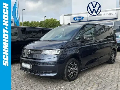 Gebraucht VW Multivan Comfortline 150 PS (110 kW) 2023 Starlight blue (blau) Van / Kleinbus