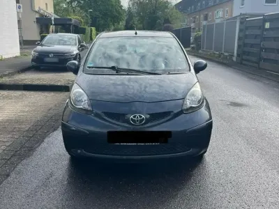 Brugt Toyota Aygo 68 HK (50 kW) 2007 Grå Hatchback