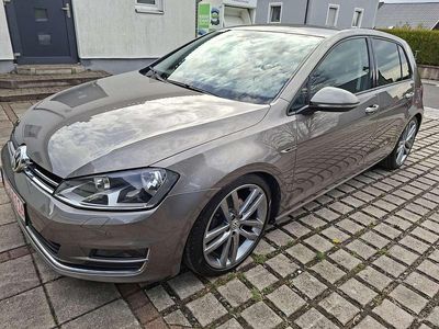 Usata VW Golf VII LOUNGE 125 CV (91 kW) 2015 Verde Utilitaria