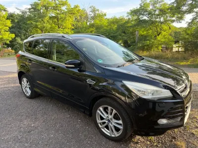Gebraucht Ford Kuga Individual 163 PS (119 kW) 2014 Schwarz SUV