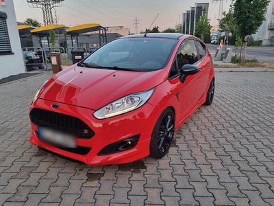 Gebraucht Ford Fiesta Sport 125 PS (91 kW) 2015 Rot Kleinwagen