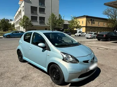 Second-hand Toyota Aygo 56 CP (41 kW) 2007 Albastru Hatchback