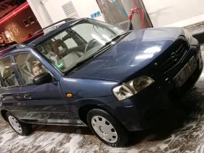 Gebraucht Mazda Demio 70 PS (51 kW) 2000 Blau Kleinwagen