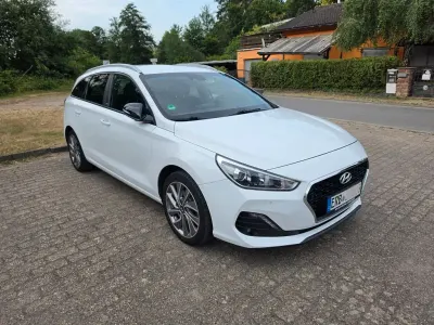 Gebraucht Hyundai i30 140 PS (102 kW) 2018 Weiß Kombi