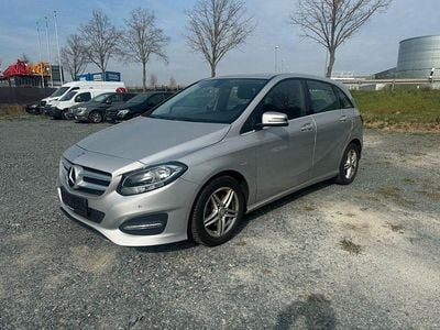 Gebraucht Mercedes B180 122 PS (89 kW) 2015 Polarsilber  metalliclack Van / Kleinbus
