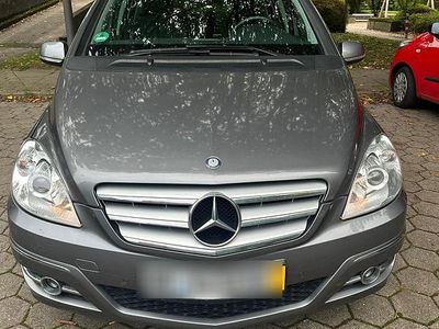Mercedes B200