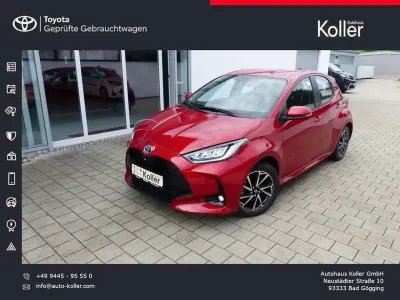 Gebraucht Toyota Yaris Hybrid Comfort 116 PS (85 kW) 2023 Kaminrot 3u5 Kleinwagen