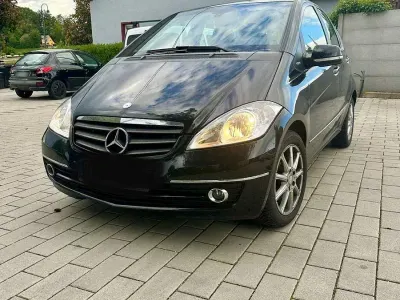 Gebraucht Mercedes A180 116 PS (85 kW) 2010 Schwarz Kleinwagen