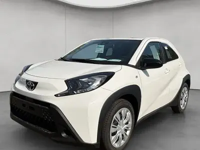 Neu Toyota Aygo X Business Edition 72 PS (52 kW) 2025 Weiß SUV