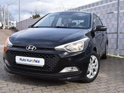 Gebraucht Hyundai i20 Active 75 PS (55 kW) 2016 Schwarz Kleinwagen