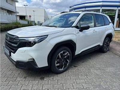 Neu Subaru Forester Exclusive+ 136 PS (100 kW) 2026 Weiß (crystal white pearl) SUV