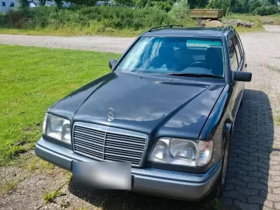 Gebraucht Mercedes 220 150 PS (110 kW) 1993 Grau Kombi