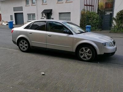 Second-hand Audi A4 131 CP (96 kW) 2003 Argintiu Berlinǎ