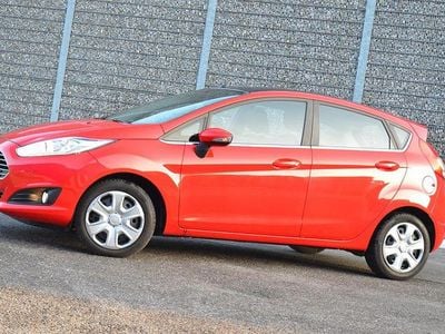 Rot Gebraucht 2016 Ford Fiesta Titanium Limousine | 9.580 € (Fairer Preis)