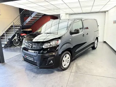 Gebraucht Opel Vivaro Elegance 136 PS (100 kW) 2022 Diamant schwarz/karbon schwarz Van / Kleinbus