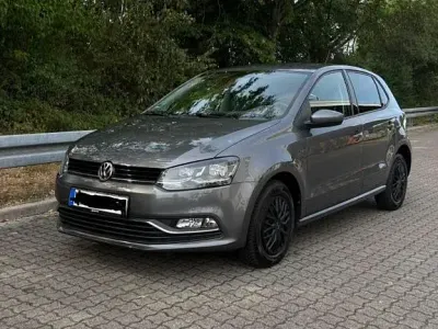 Gebraucht VW Polo LOUNGE 90 PS (66 kW) 2015 Grau Limousine