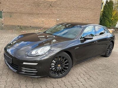 Porsche Panamera 4S