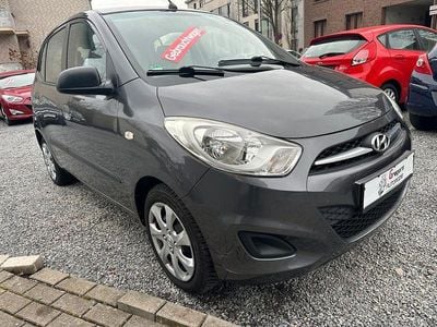 Gebraucht Hyundai i10 Edition 69 PS (50 kW) 2013 Grau Kleinwagen