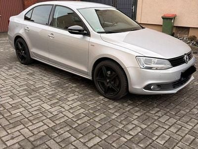 Gebraucht VW Jetta Match 105 PS (77 kW) 2012 Silber Limousine