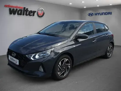 Gebraucht Hyundai i20 Trend 101 PS (74 kW) 2022 Blau Kleinwagen
