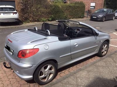 Gebraucht Peugeot 206 CC Quiksilver 109 PS (80 kW) 2005 Grau Cabrio