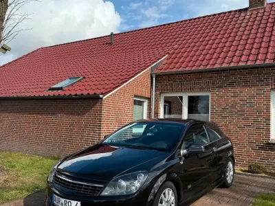 Gebraucht Opel Astra GTC OPC 140 PS (102 kW) 2010 Schwarz Coupé
