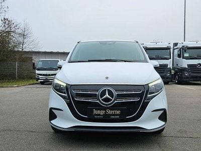 Gebraucht Mercedes EQV300 150 kW (204 PS) 2024 Arktikweiß Van / Kleinbus