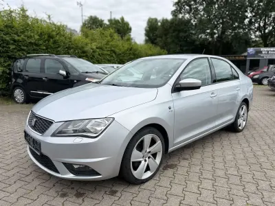 Gebraucht Seat Toledo Style 105 PS (77 kW) 2013 "reflex" silber Kleinwagen