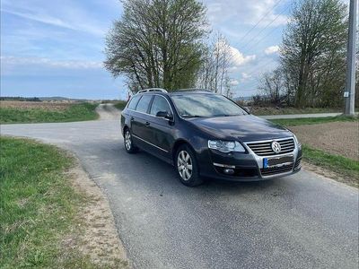 Second-hand VW Passat Individual 140 CP (102 kW) 2007 Maro Berlinǎ