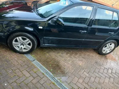 Gebraucht VW Golf VI S 105 PS (77 kW) 2011 Schwarz Kleinwagen