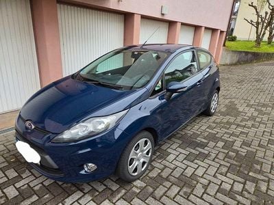 Usata Ford Fiesta Champions Edition 82 CV (60 kW) 2012 Blu Utilitaria