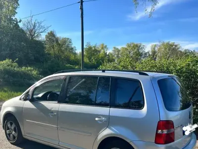 Gebraucht VW Touran 140 PS (102 kW) 2005 Andere farben Van / Kleinbus