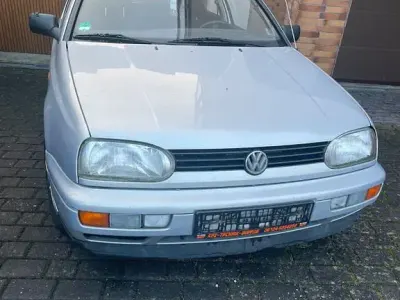 Usata VW Golf III 60 CV (44 kW) 1995 Argento Berlina